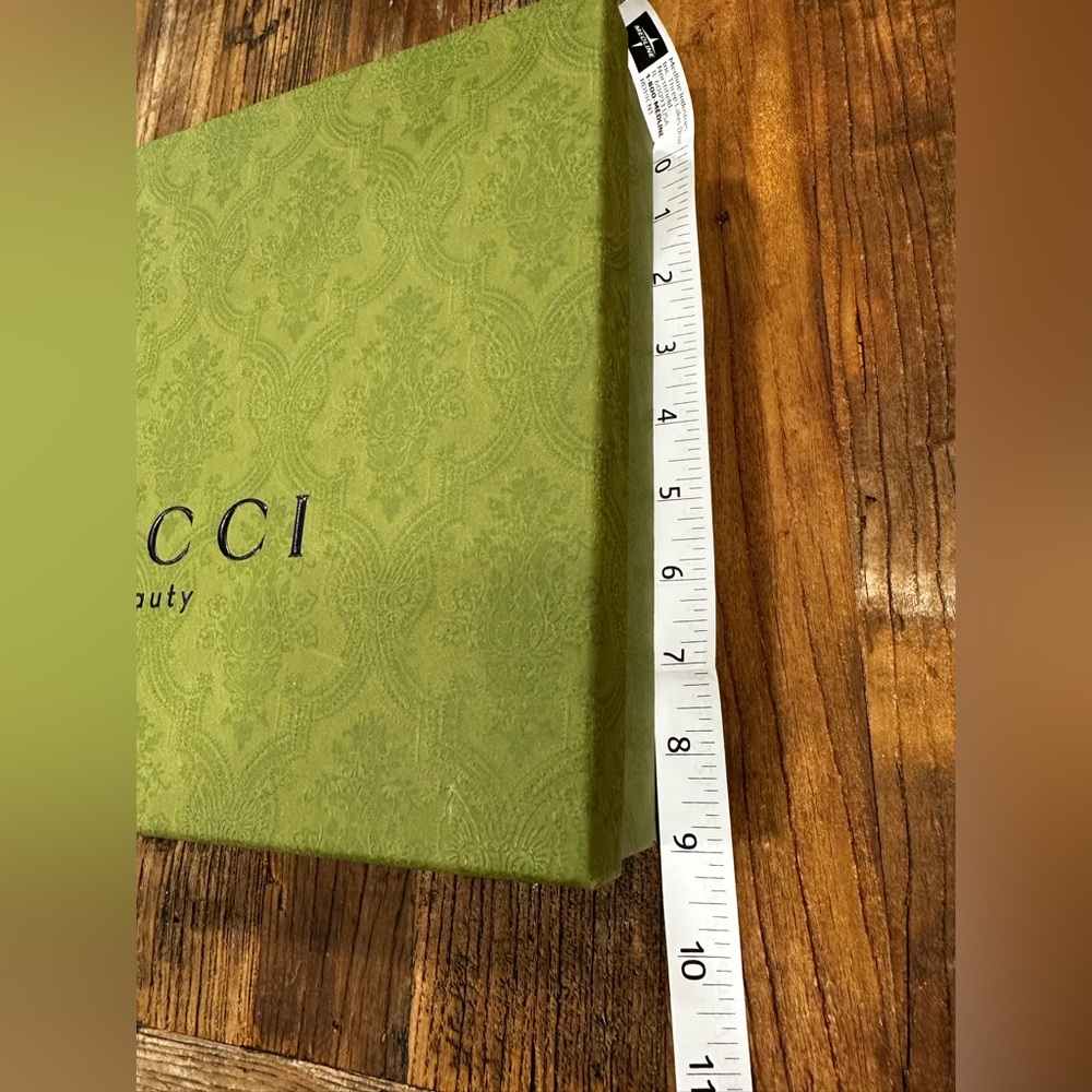 Gucci Beauty Olive Green Embossed Gift Box - Picture 5 of 5